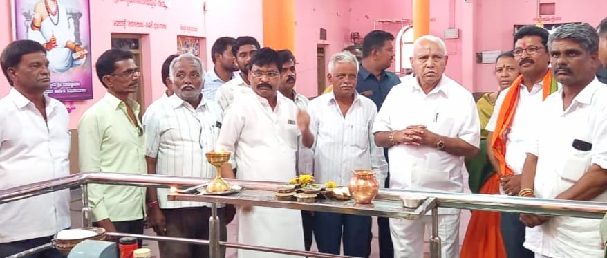 ಯಡ್ರಾಮಿ ಶ್ರೀಮಠದಿಂದ ಯಡಿಯೂರಪ್ಪನವರಿಗೆ ಸನ್ಮಾನ