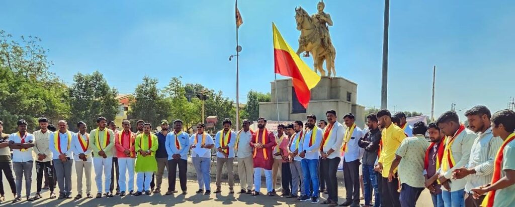 ಕನ್ನಡ ನಾಮಫಲಕ ಹಾಕದಿದ್ದರೆ ಅಂಗಡಿ ಧ್ವಂಸದ ಎಚ್ಚರಿಕೆ!