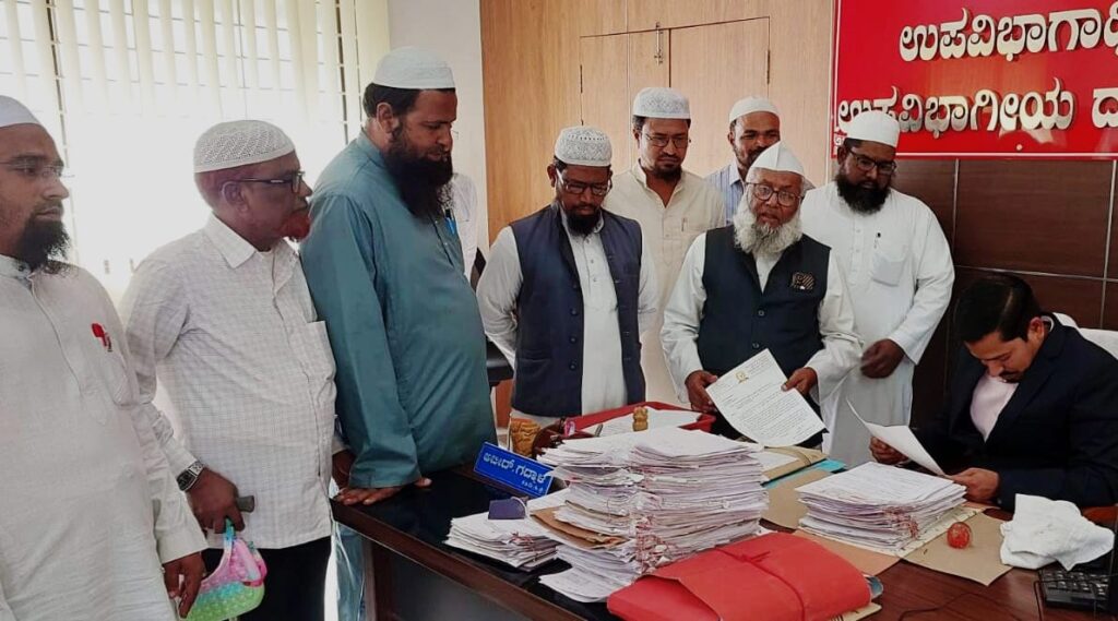 ಇಂಡಿ ಜಿಲ್ಲೆಗೆ ಆಗ್ರಹಿಸಿ ಮೌಲ್ವಿಗಳಿಂದ ಮನವಿ