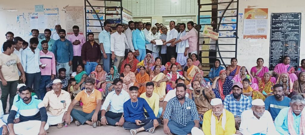 ಮತಾಂತರ ಆರೋಪ: ತಾಂಡಾ ನಿವಾಸಿಗಳಿಂದ ಧರಣಿ