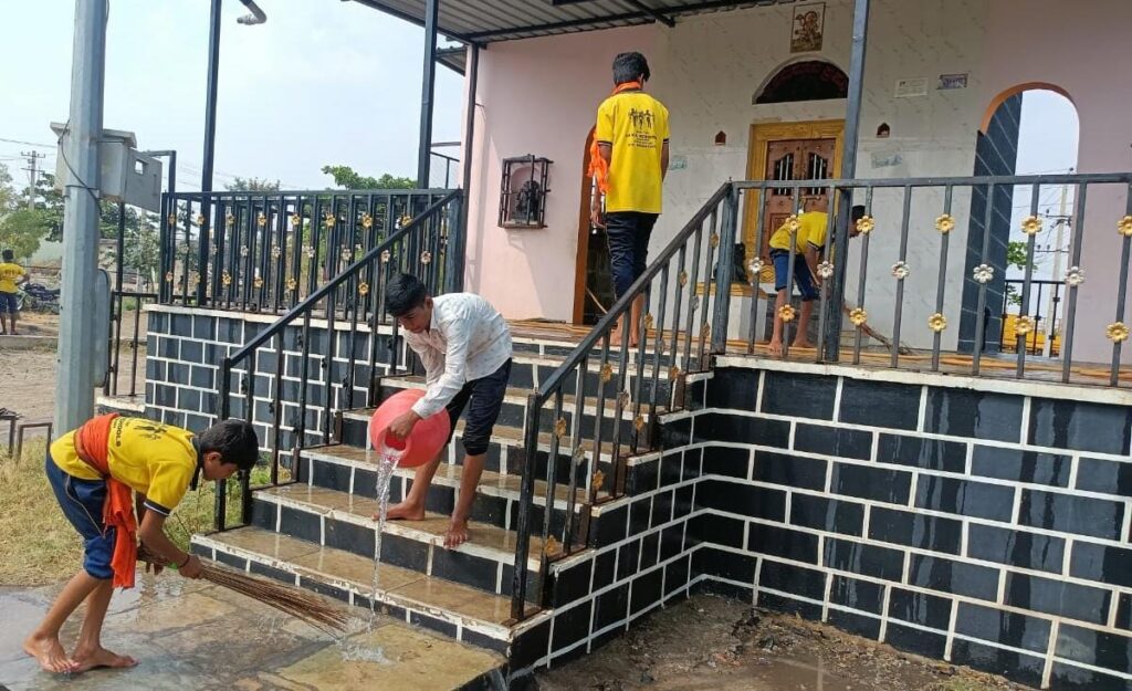 ಎಂಇಎಸ್ ಶಿಕ್ಷಣ ಸಂಸ್ಥೆಯಿಂದ ದೇವಾಲಯಗಳ ಸ್ವಚ್ಛತೆ
