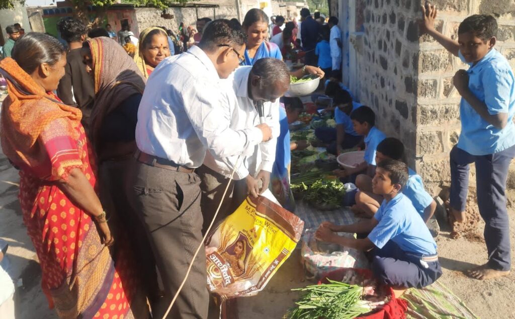 ಮಕ್ಕಳ ವ್ಯವಹಾರಿಕ ಜ್ಞಾನ ಹೆಚ್ಚಿಸಿದ ಸಂತೆ ಮೇಳ
