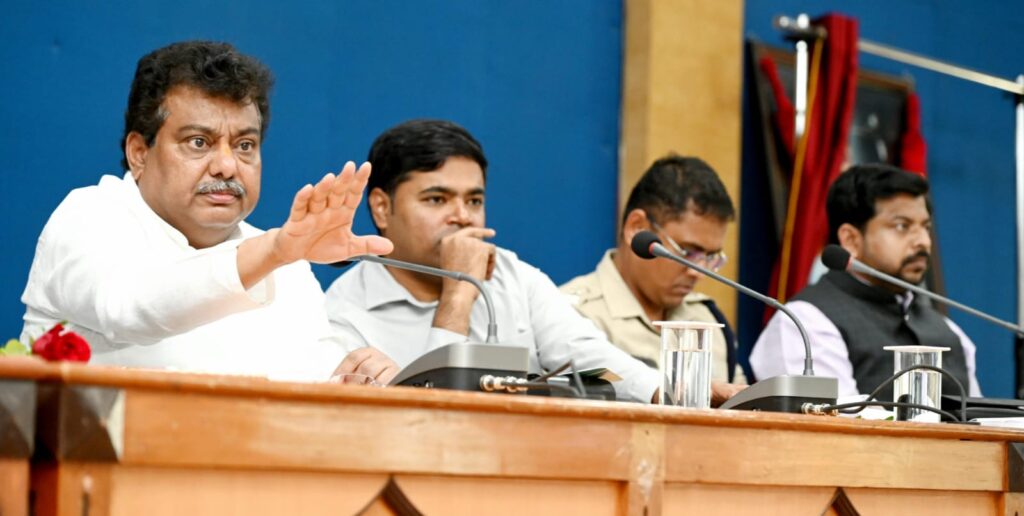 ಸಮಸ್ಯೆ ಇರುವಲ್ಲಿ ತುರ್ತು ನೀರು ಒದಗಿಸಲು ಕ್ರಮ ವಹಿಸಿ