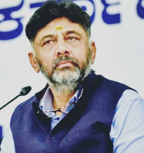 ಕಾಂಗ್ರೆಸ್ ಶಾಸಕರಿಗೆ ಎಚ್ಡಿಕೆ ಆಫರ್ :ಡಿಕೆಶಿ