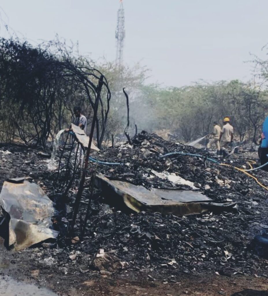 ಗುಜರಿ ಸರಕಿಗೆ ಬೆಂಕಿ :ಅಪಾರ ನಷ್ಟ