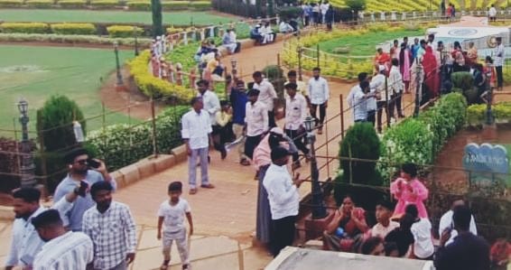 ಆಲಮಟ್ಟಿಗೆ ಸಹಸ್ರಾರು ಪ್ರವಾಸಿಗರ ಲಗ್ಗೆ