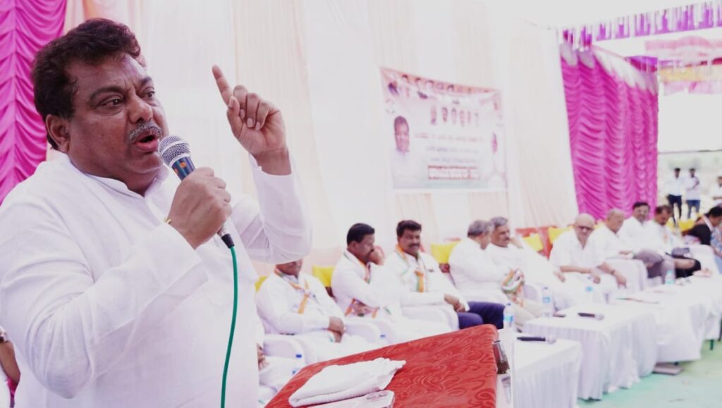 ಭಾವೈಕ್ಯತೆ ಕೆಡಿಸಿ ಜನರ ಭಾವನೆ ಹಾಳು ಮಾಡುವವರಿಗೆ ಪಾಠ ಕಲಿಸಿ.