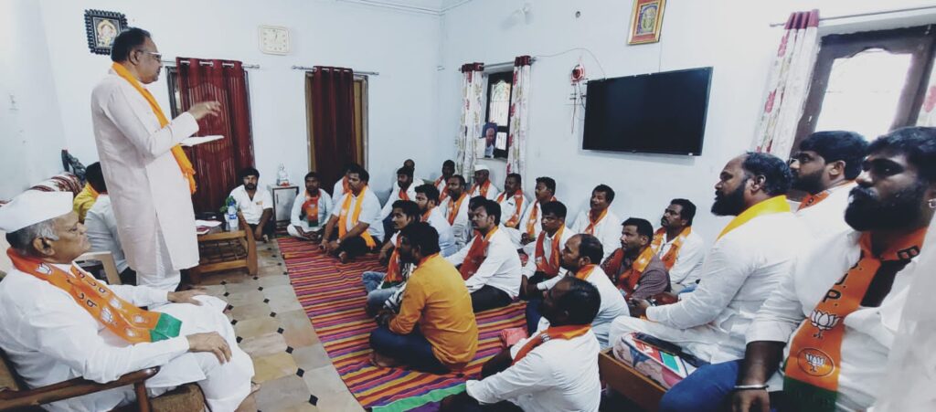 ಕಾರ್ಯಕರ್ತರು ಬಿಜೆಪಿಗೆ ಮತ ಹಾಕಿಸಲು ಪ್ರಯತ್ನಿಸಿ :ಸೋಮನಗೌಡ