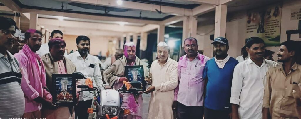 ತರಬಂಡಿ ಸ್ಪರ್ಧೆ ವಿಜೇತರಿಗೆ ಬಹುಮಾನ ವಿತರಣೆ