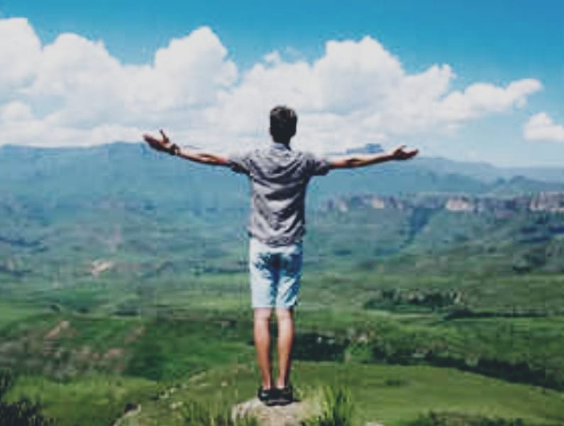 ಹೂವಿಗೆ ನೀರಿದ್ದಂತೆ ಸುಂದರ ಬದುಕಿಗೆ ಪ್ರಯತ್ನ”