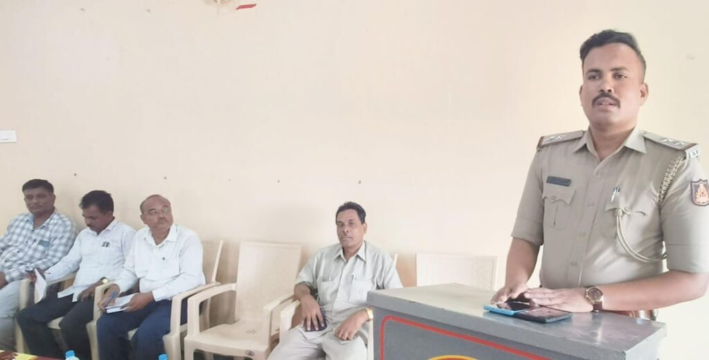 ಹೆಲ್ಮೆಟ್ ಧರಿಸಿ ವಾಹನ ಚಲಾಯಿಸುವುದರಿಂದ ಜೀವರಕ್ಷಣೆ