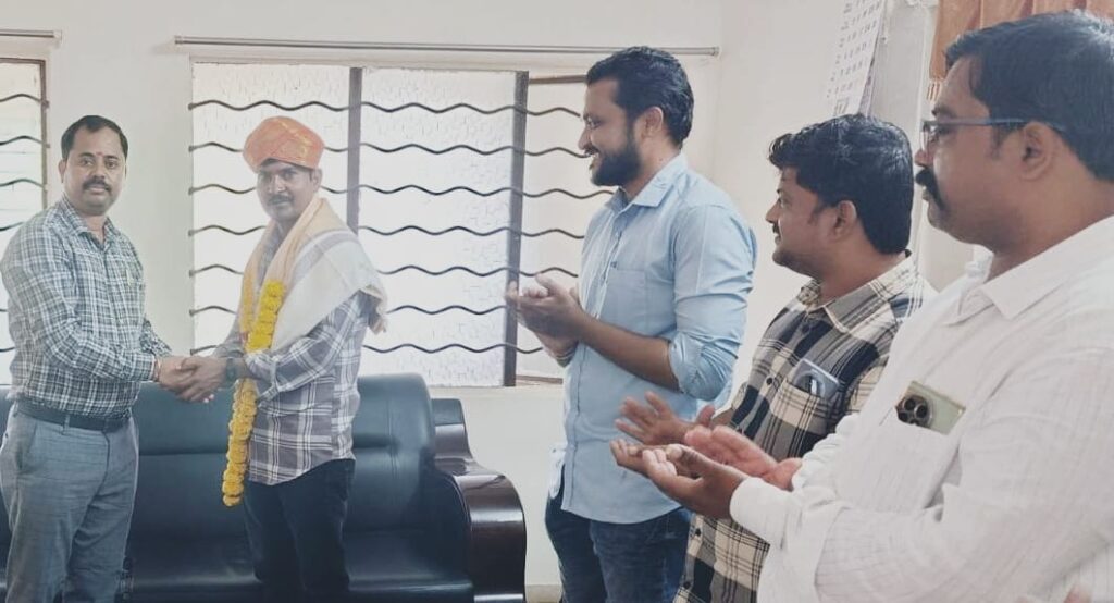 ಗ್ರಾಮಾಡಳಿತಾಧಿಕಾರಿಗಳ ಸಂಘದ ರಾಜ್ಯ ಉಪಾಧ್ಯಕ್ಷ ಕುಂಟೋಜಿ ಗೆ ಸನ್ಮಾನ