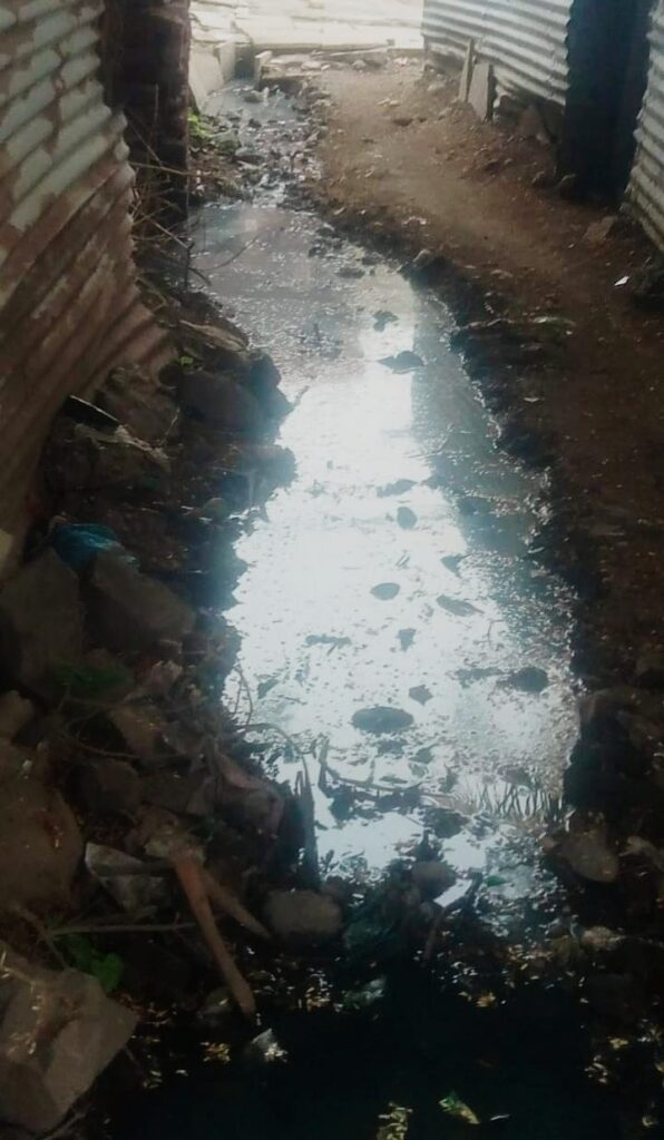 ಲಚ್ಯಾಣ: 4ನೇ ವಾರ್ಡಿನಲ್ಲಿ ಚರಂಡಿ ನಿರ್ಮಿಸಲು ಆಗ್ರಹ