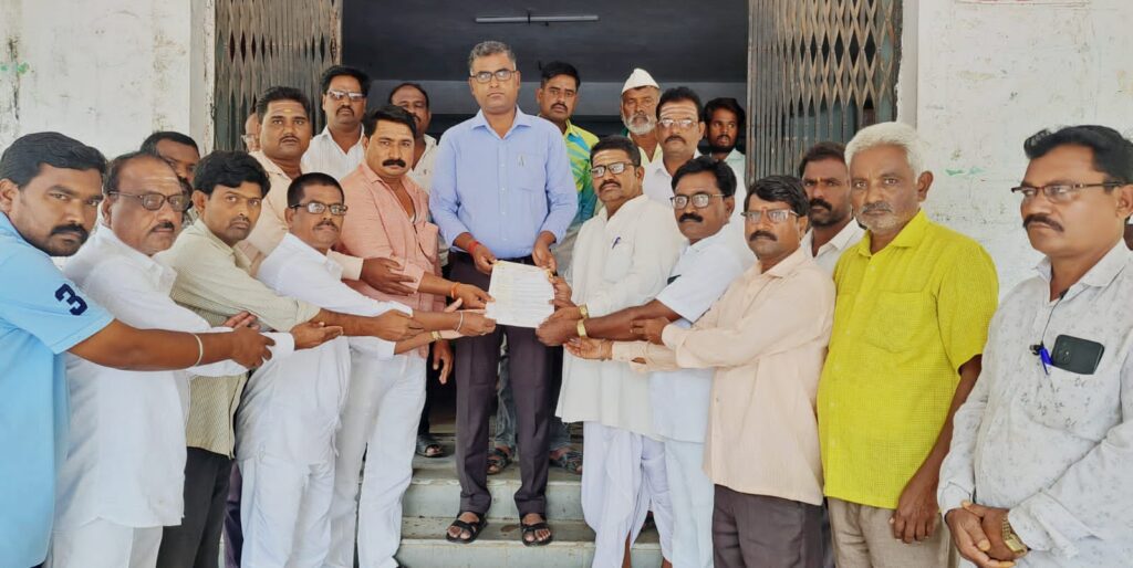 ಹೂಗಾರ ನಿಗಮಕ್ಕೆ ೧೦೦ ಕೋಟಿ ನೀಡಲು ಆಗ್ರಹ