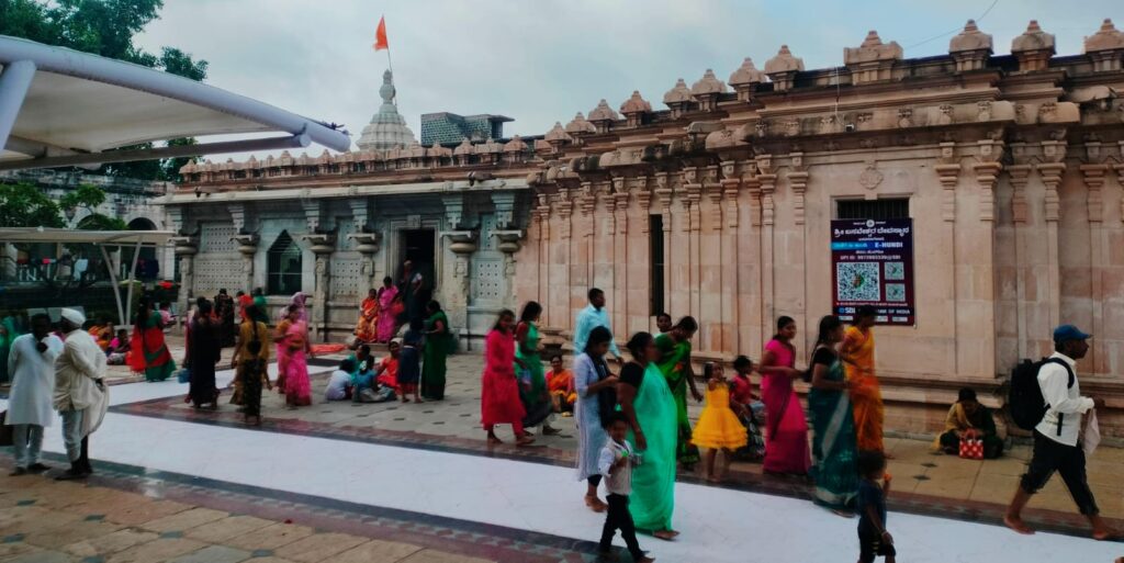 ಐತಿಹಾಸಿಕ ಮೂಲನಂದೀಶ್ವರ ದೇವಸ್ಥಾನಕ್ಕೆ ಭಕ್ತರ ದಂಡು