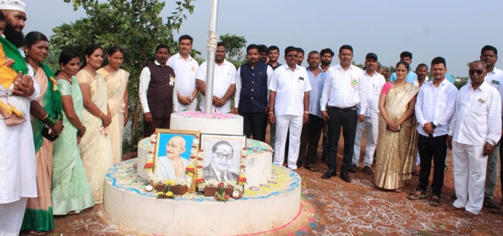 ಸ್ವಾತಂತ್ರ್ಯಕ್ಕಾಗಿ ಬಲಿದಾನ ಮಾಡಿದವರನ್ನು ಸ್ಮರಿಸಿ: ಬಸವರಾಜ ಐನಾಪುರ