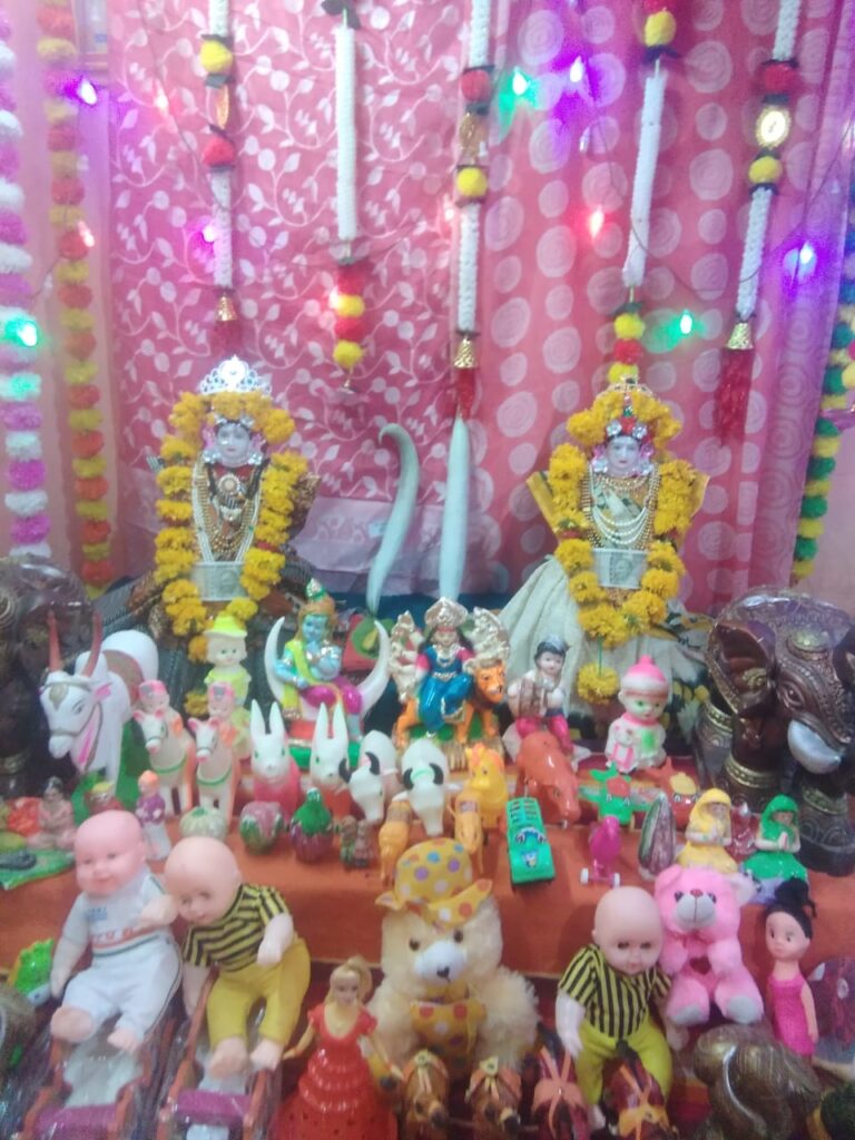 ರೇವತಗಾಂವದಲ್ಲಿ ವರಮಹಾಲಕ್ಷ್ಮಿ ಹಬ್ಬ ಆಚರಣೆ