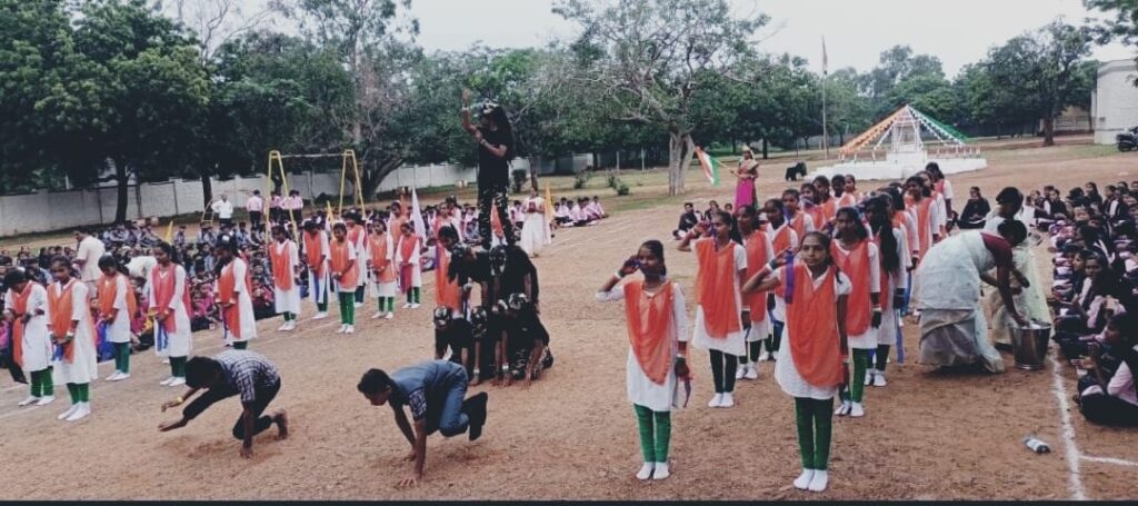 ರಾಷ್ಟ್ರಕ್ಕೆ ಮೊದಲ ಆದ್ಯತೆ, ಗೌರವ ನೀಡಿ :ಹೇಮಗಿರಿಮಠ