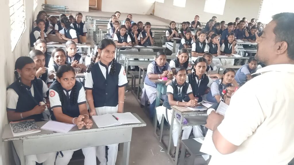 ವಿದ್ಯಾರ್ಥಿಗಳ ಜ್ಞಾನ ವೃದ್ಧಿಗೆ ರಸಪ್ರಶ್ನೆ ಸಹಕಾರಿ:ಇ ಡಿ ಲಮಾಣಿ