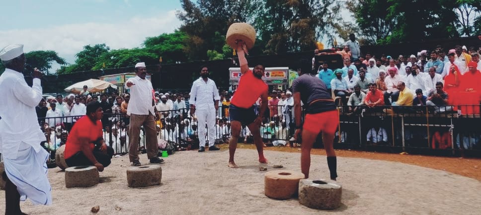 ಮೂಲನಂದೀಶ್ವರ ಜಾತ್ರೆ: ರೋಮಾಂಚನಗೊಳಿಸಿದ ಕಸರತ್ತಿನ ಸ್ಪರ್ಧೆಗಳು