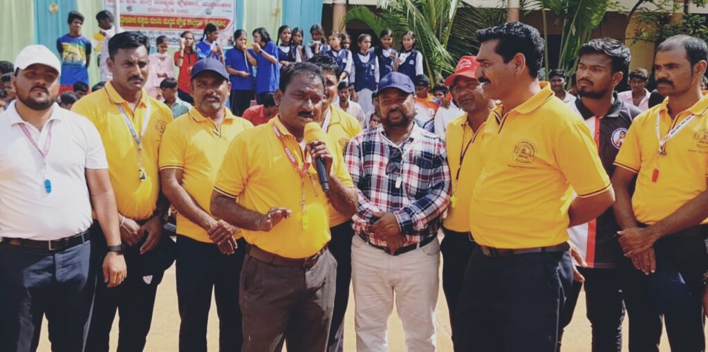 ದೈಹಿಕ ಶಿಕ್ಷಕರನ್ನು ಸಹ ಶಿಕ್ಷಕರಾಗಿ ಪರಿಗಣಿಸಲು ಆಗ್ರಹಿಸಿ ಪ್ರತಿಭಟನೆ