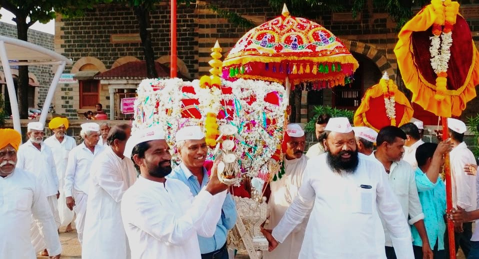 ಪ್ರವಚನ ಮಂಗಲೋತ್ಸವ: ಬೆಳ್ಳಿ ಪಲ್ಲಕ್ಕಿ ಮೆರವಣಿಗೆ