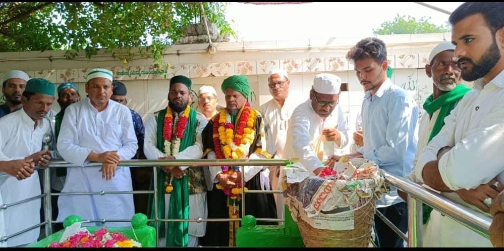 ಭಾವೈಕ್ಯದ ದೇವತೆ ಜಚ್ಚಾ ಮಾಸಾಬಿ ದರ್ಗಾ ಭೇಟಿ