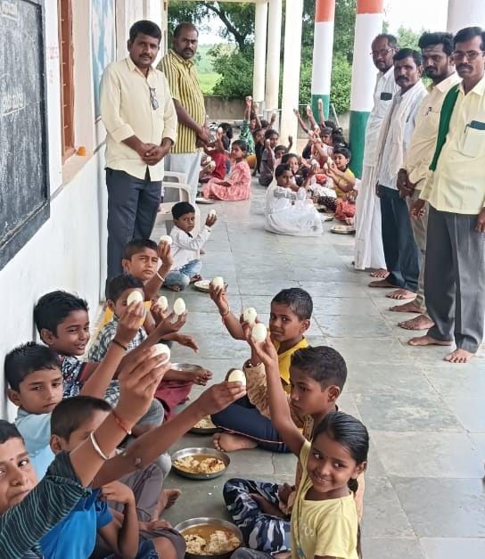 ಬಿರಾಳ ಹಿಸ್ಸಾ ಶಾಲೆಯಲ್ಲಿ ಮೊಟ್ಟೆ ವಿತರಣೆ