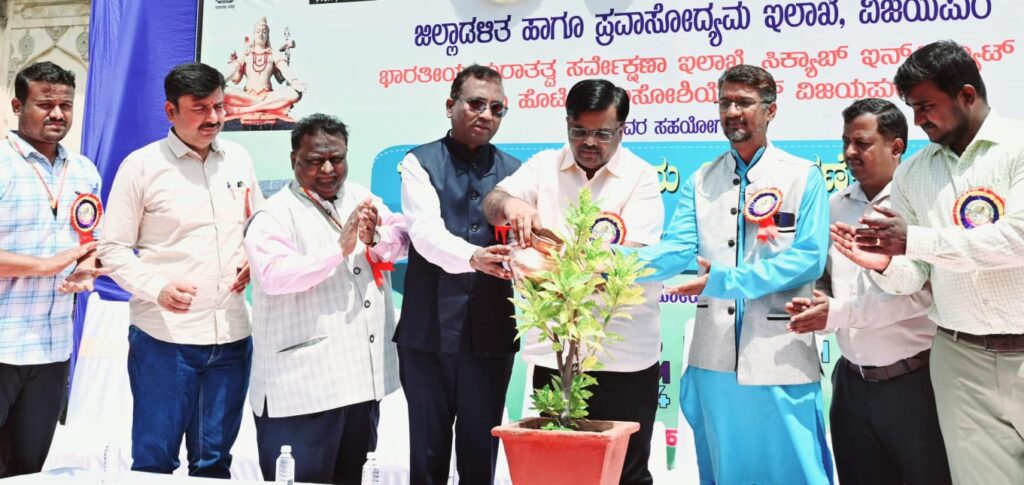 ಸ್ಮಾರಕಗಳ ರಕ್ಷಣೆಯ ಜೊತೆಗೆ ಸ್ವಚ್ಛತೆಗೆ ಆದ್ಯತೆ ನೀಡಿ