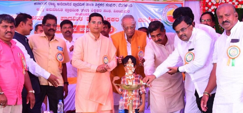 ಶಿಕ್ಷಕರಿಂದ ಮಾತ್ರ ಆರೋಗ್ಯಯುತ ಸಮಾಜ ನಿರ್ಮಾಣ ಸಾಧ್ಯ :ಬಬಲೇಶ್ವರ