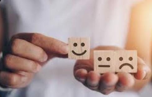 ಅಳುತ್ತ ಬದುಕುವುದಕ್ಕಿಂತ ಅರಳುತ್ತ ಬದುಕೋಣ ’ಜಯ್ ನುಡಿ’ (ವ್ಯಕ್ತಿತ್ವ ವಿಕಸನ ಲೇಖನ ಮಾಲಿಕೆ