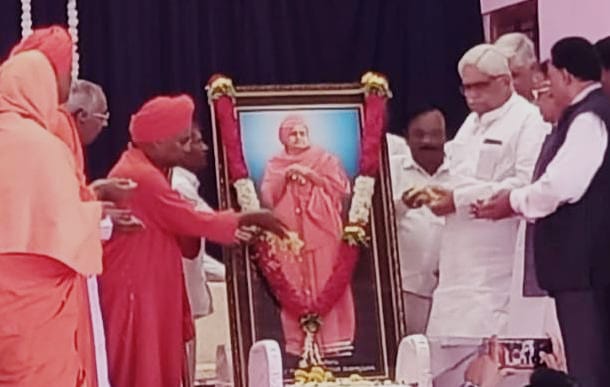 ನಾಡುಕಂಡ ಶ್ರೇಷ್ಠ ಸಂತ ತೋಂಟದ ಸಿದ್ದಲಿಂಗ ಶ್ರೀ :ಗೊ.ರು.ಚೆನ್ನಬಸಪ್ಪ