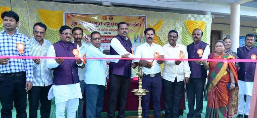 ವಿದ್ಯಾರ್ಥಿಗಳು ಶಿಕ್ಷಣದ ಜೊತೆಗೆ ವೈಚಾರಿಕತೆಯನ್ನು ಬೆಳೆಸಿಕೊಳ್ಳಬೇಕು