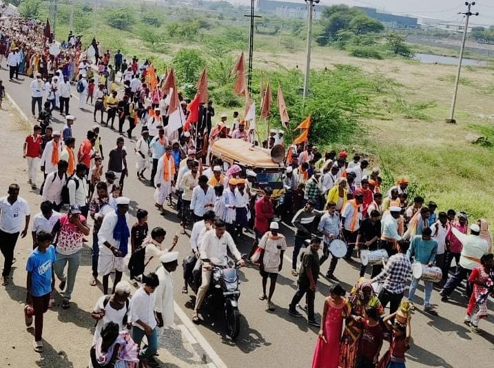 ಪಂಢರಪುರದತ್ತ ಸಹಸ್ರಾರು ಭಕ್ತರ ಪಾದಯಾತ್ರೆ
