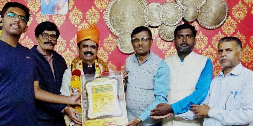 ಕವಿ-ಸಾಹಿತಿಗಳಿಗೆ ಮೀಸಲಾತಿ ಜಾರಿ ಅಗತ್ಯ :ಭೃಂಗಿಮಠ