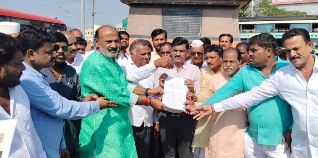 ಪಂಚಮಸಾಲಿಗರ ಮೇಲಿನ ಲಾಠಿ ಪ್ರಹಾರ ಖಂಡಿಸಿ ಪ್ರತಿಭಟನೆ