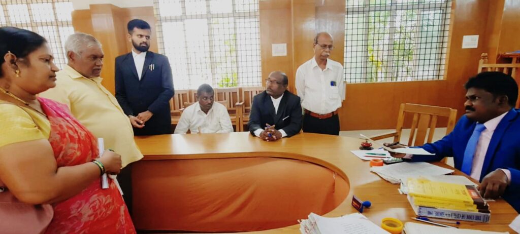 ೧೧ ವರ್ಷಗಳ ಹಳೆಯ ವ್ಯಾಜ್ಯ ಲೋಕ್ ಅದಾಲತ್ನಲ್ಲಿ ಇತ್ಯರ್ಥ