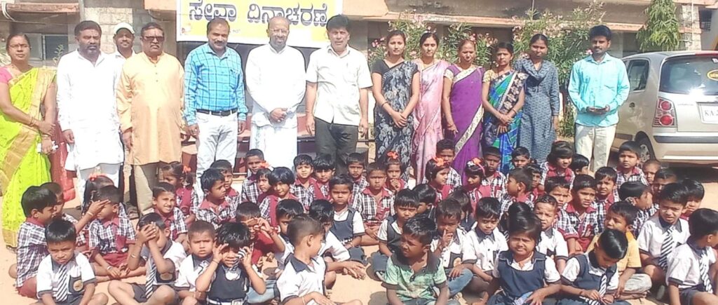 ರೋಗಿಗಳಿಗೆ ಹಣ್ಣು-ಹಂಪಲು ವಿತರಣೆ