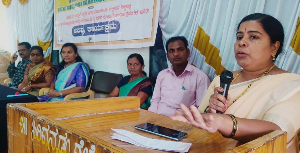 ಶೋಷಣೆಯಿಂದ ಹೊರ ಬರಲು ಶಿಕ್ಷಣ ಅಗತ್ಯ :ಕುಲಕರ್ಣಿ