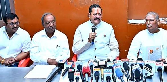 ‘ಸಿದ್ಧೇಶ್ವರ ರತ್ನ’ ಪ್ರಶಸ್ತಿಯೊಂದಿಗೆ ಒಂದು ಲಕ್ಷ ನಗದು ಪುರಸ್ಕಾರ