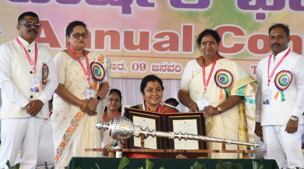 ವೇದರಾಣಿ ದಾಸನೂರು, ಡಾ.ಮೀನಾಕ್ಷಿ ಬಾಳಿ ಮತ್ತು ತಾರಾ ಅವರಿಗೆ ಗೌರವ ಡಾಕ್ಟರೇಟ್ ಪ್ರದಾನ