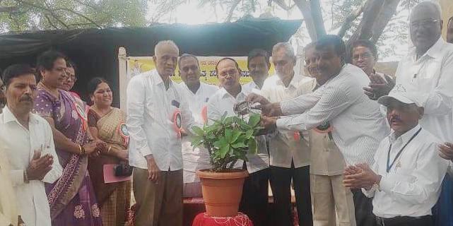 ಶರಣರ ವಚನಗಳು ಯುವಜನಾಂಗಕ್ಕೆ ಮಾರ್ಗದರ್ಶಿ :ನರಸರಡ್ಡಿ