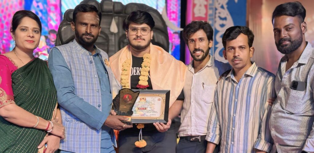 ನಟ-ನಿರ್ದೇಶಕ ವಿಶ್ವಪ್ರಕಾಶ ಮಲಗೊಂಡ ಗೆ ಸನ್ಮಾನ