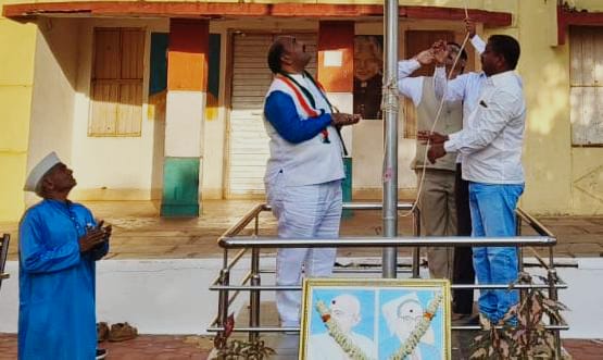 ಆಲಮಟ್ಟಿ ಎಂಪಿಎಸ್ ಶಾಲೆಯಲ್ಲಿ ಧ್ವಜಾರೋಹಣ