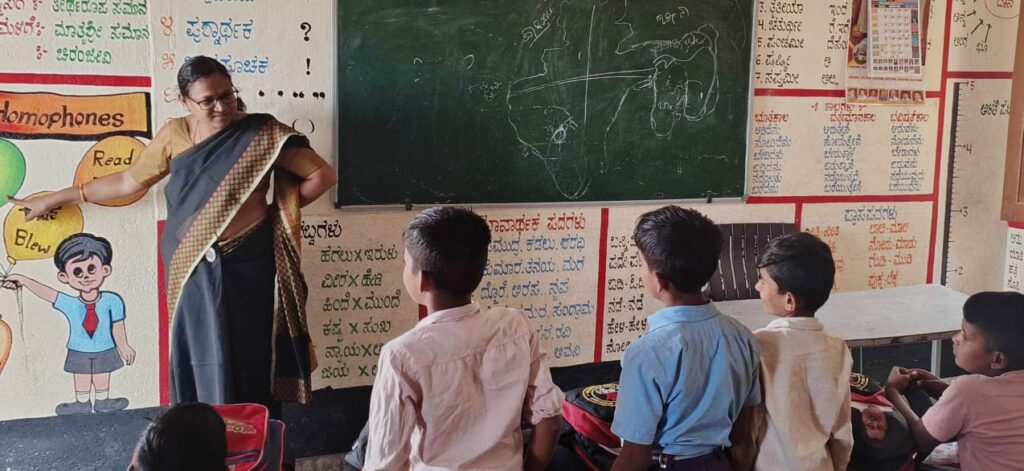 ಘೋಣಸಗಿ ತಾಂಡಾ ಶಾಲೆಗೆ ಬಿಇಓ ಭೇಟಿ: ಶೈಕ್ಷಣಿಕ ಗುಣಮಟ್ಟ ಪರಿಶೀಲನೆ