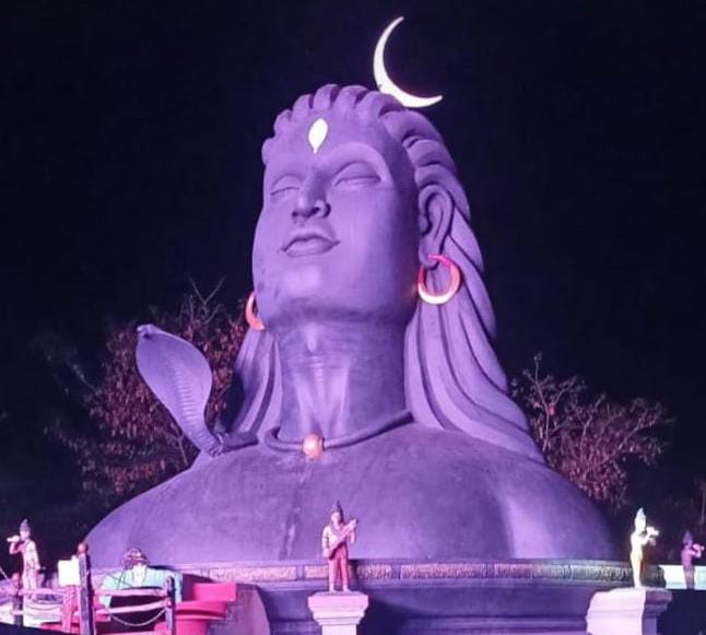 ಶಿವನ ರೂಪ ಲಾವಣ್ಯ ಕಣ್ತುಂಬಿಸಿಕೊಂಡ ಭಕ್ತಗಣ