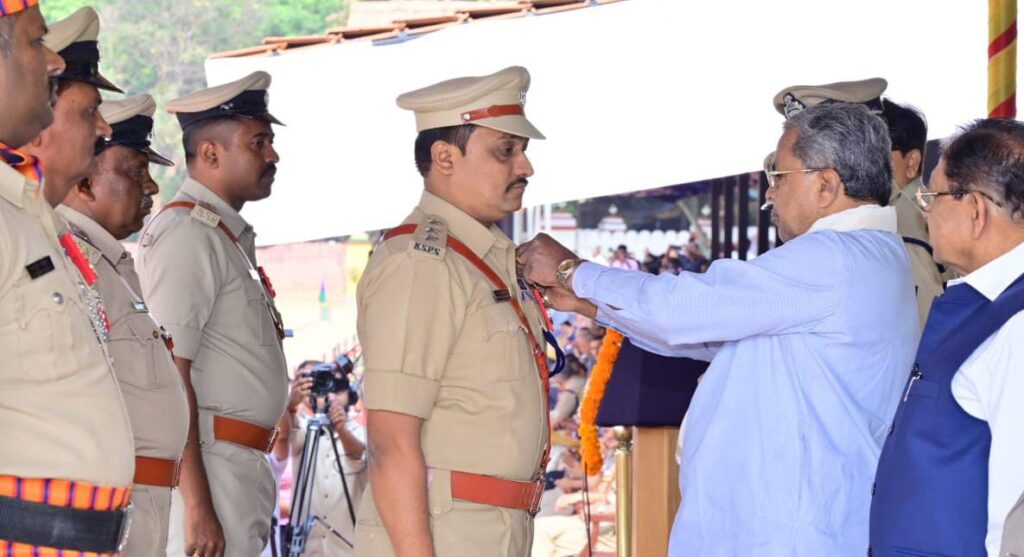 ಶರಣಬಸು ಕೋಳಾರಿ ಗೆ ಮುಖ್ಯಮಂತ್ರಿಗಳ ಚಿನ್ನದ ಪದಕದ ಗರಿ