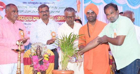 ಗುರುವಿನ ಸೇವೆ ಸ್ಮರಣೆ ಜೀವನದ ಸಾರ್ಥಕ ಕ್ಷಣ :ಸಿದ್ದಲಿಂಗ ಶ್ರೀ