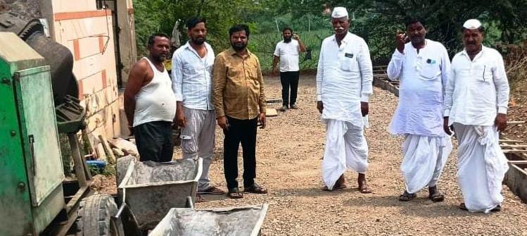 ರಸ್ತೆ ಕಾಮಗಾರಿಗೆ ಪಪಂ ಉಪಾಧ್ಯಕ್ಷ ಮಸಬಿನಾಳ ಚಾಲನೆ