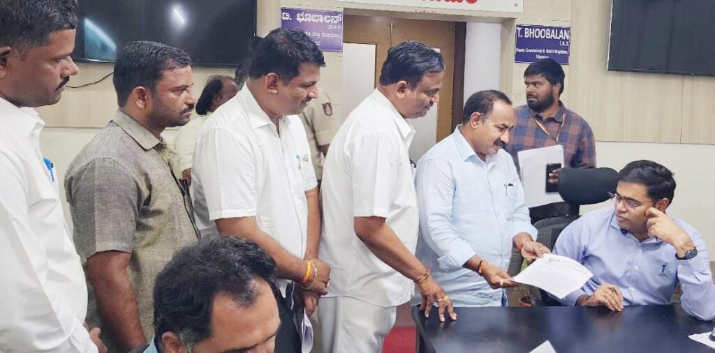 ಮುಖ್ಯಮಂತ್ರಿ ಕ್ಷಮೆಯಾಚನೆಗೆ ಜಿಲ್ಲಾ ಯುವ ಪರಿಷತ್ ಆಗ್ರಹ